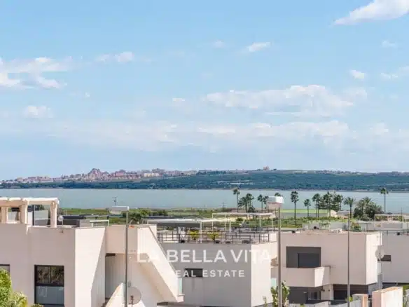Luxury new build properties with private pool for sale in Ciudad Quesada, Rojales, Alicante.