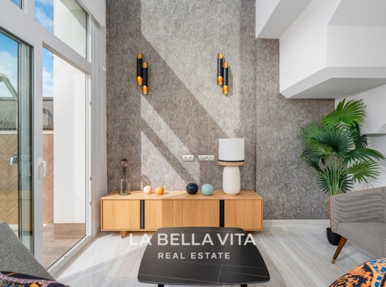 Luxury new build properties with private pool for sale in Ciudad Quesada, Rojales, Alicante.