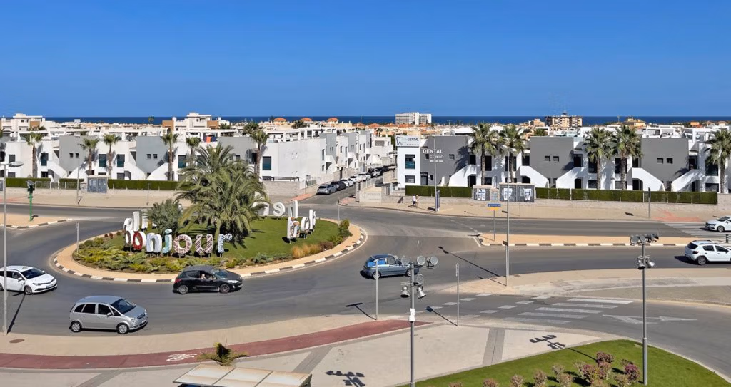 Razones para mudarse a la Costa Blanca España, Enfoque Internacional y turismo. 8 razones por las que deberías considerar mudarte a la Costa Blanca, España