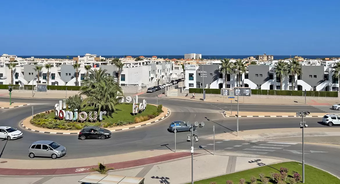 Reasons Moving to Costa Blanca Spain, International Approach and tourism. 8 Reasons You Should Consider Moving to Costa Blanca, Spain