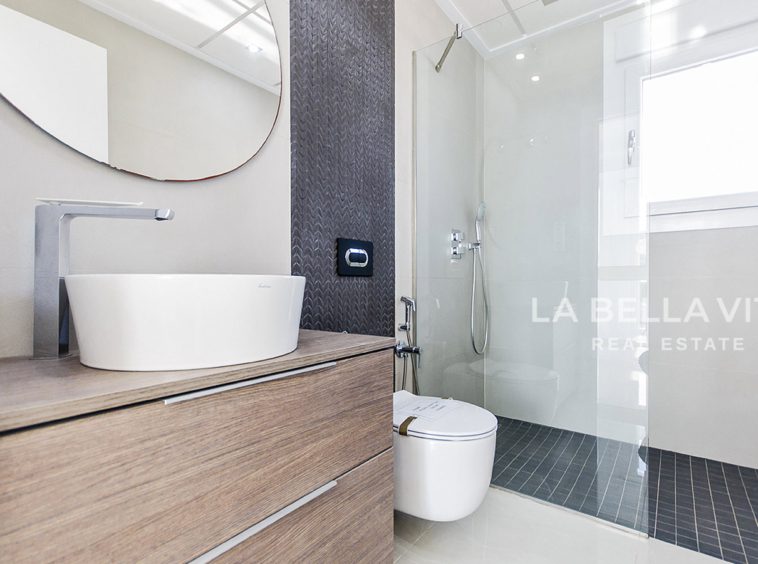 Bathroom in Single-Family property for Sale in Rojales, Ciudad Quesada, Costa Blanca, Spain, with Private Pool, 132 m², 3 bedrooms, 409.950€