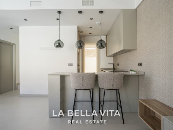 New luxury villas for sale in Villamartin, Alicante with private pool and solarium