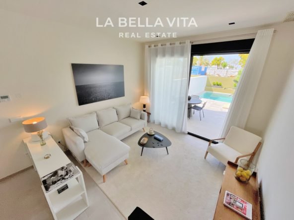 Properties for sale in Pilar de la Horadada Living Space