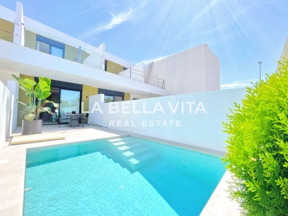 Properties for sale in Pilar de la Horadada private pool