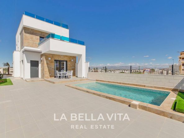 New build villas with private pool for sale in Benijofar Alicante pool