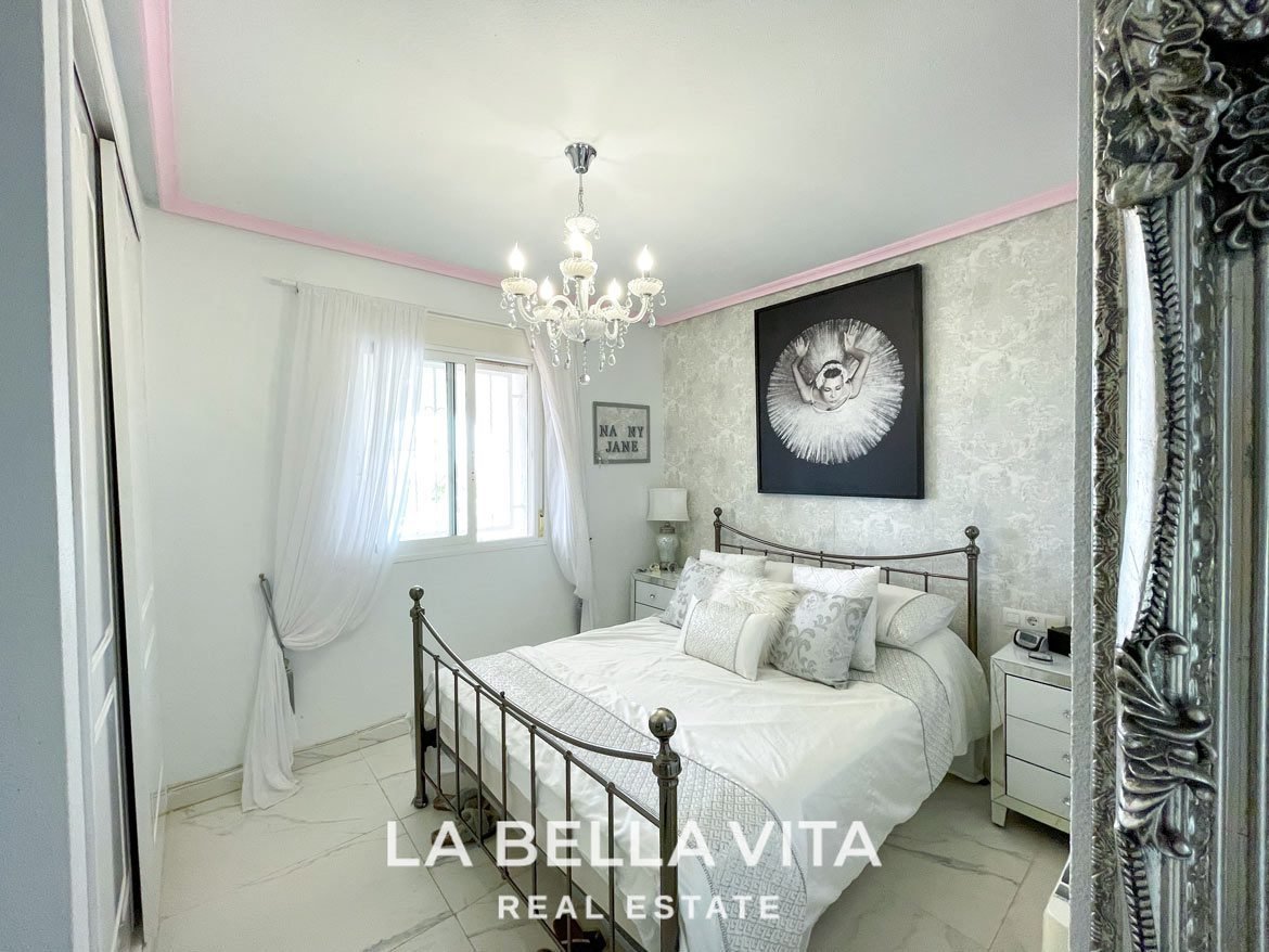 Superb property for sale in Montemar, Algorfa, Spain bedroom