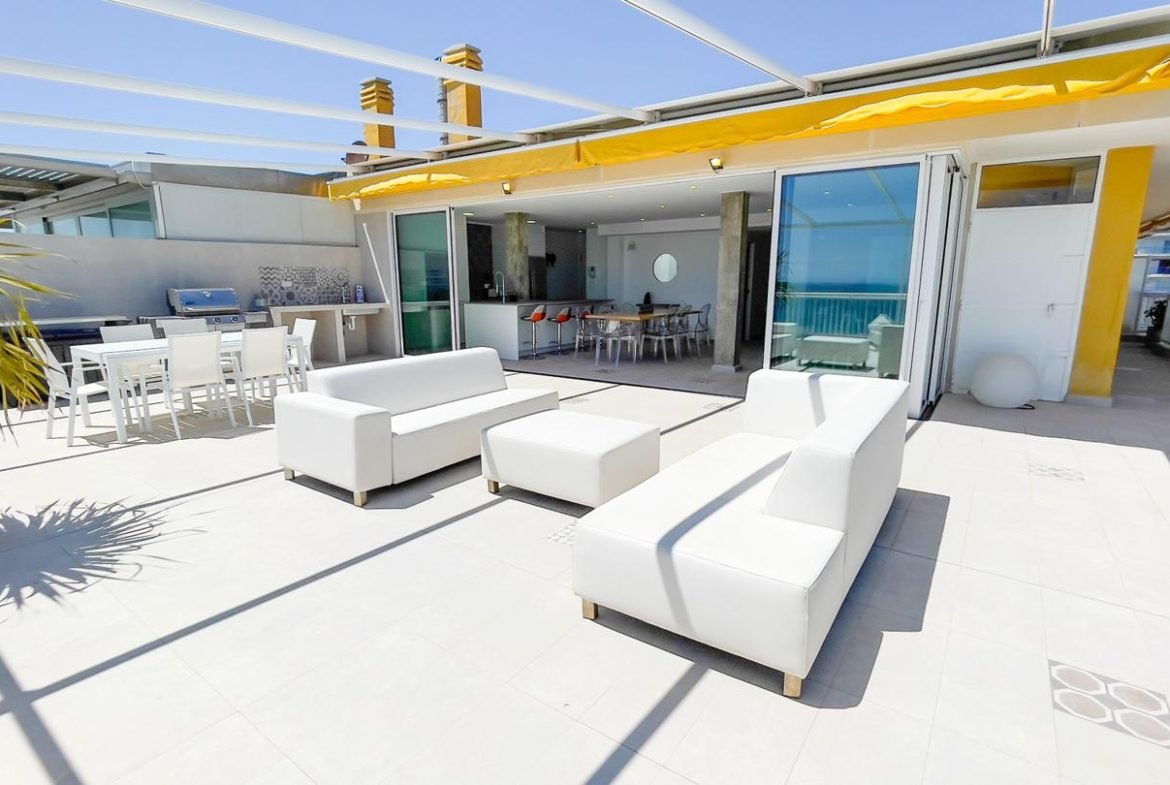 Luxury First line beach Penthouse for sale in Santa Pola, Alicante facade