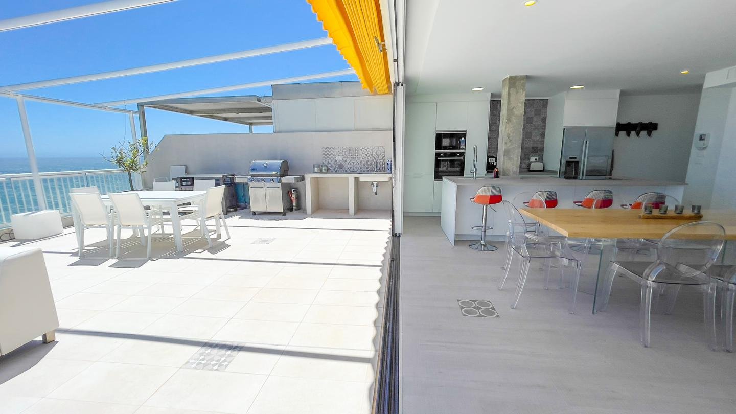 Luxury First line beach Penthouse for sale in Santa Pola, Alicante open plan