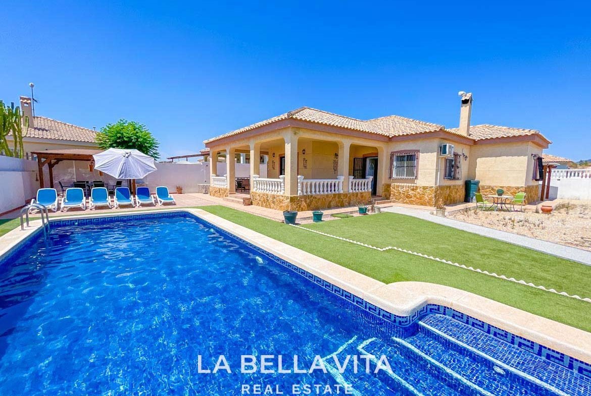 Independent one storey villa for sale in Murcia, Roldán Torre Golf private pool
