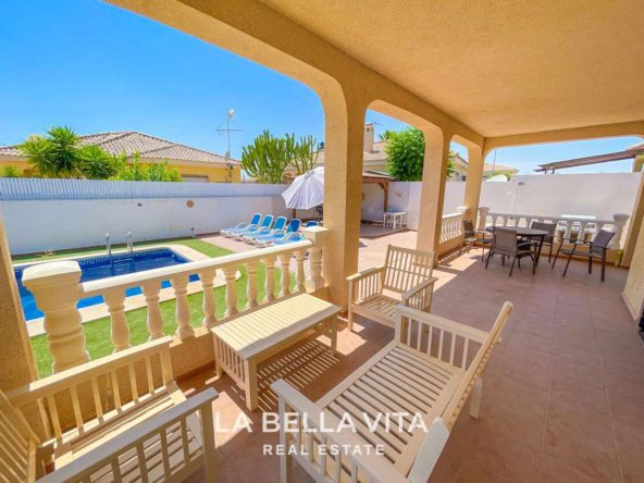 Independent one storey villa for sale in Murcia, Torre Golf terrace