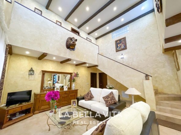 Luxury country house for sale in Dolores, Alicante, Spain wardrobe