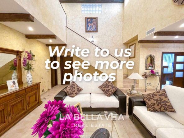 Luxury country house for sale in Dolores, Alicante, Spain wardrobe