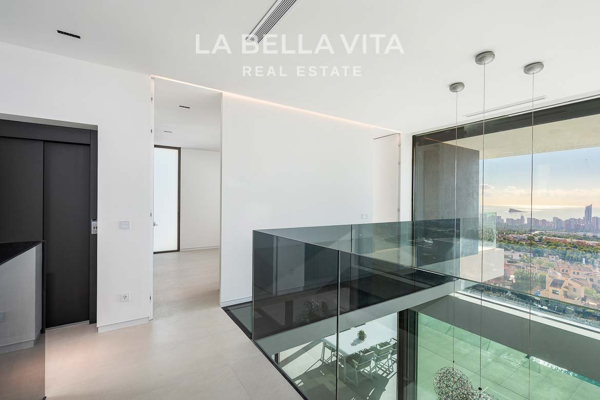 Fantastic Luxury Villa with Sea View for sale in Finestrat, Benidorm, Alicante, Spain