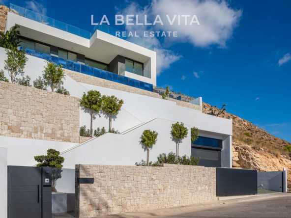 Fantastic Luxury Villa with Sea View for sale in Finestrat, Benidorm, Alicante, Spain