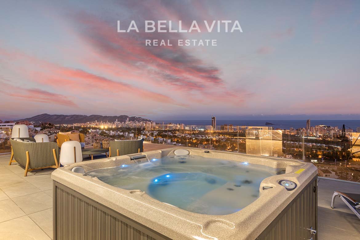 Fantastic Luxury Villa with Sea View for sale in Finestrat, Benidorm, Alicante, Spain