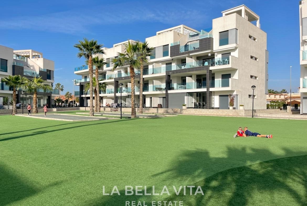RESALE! Fantastic ground floor apartment for sale in El Raso, residential Oasis Beach XII, Guardamar del Segura, Alicante