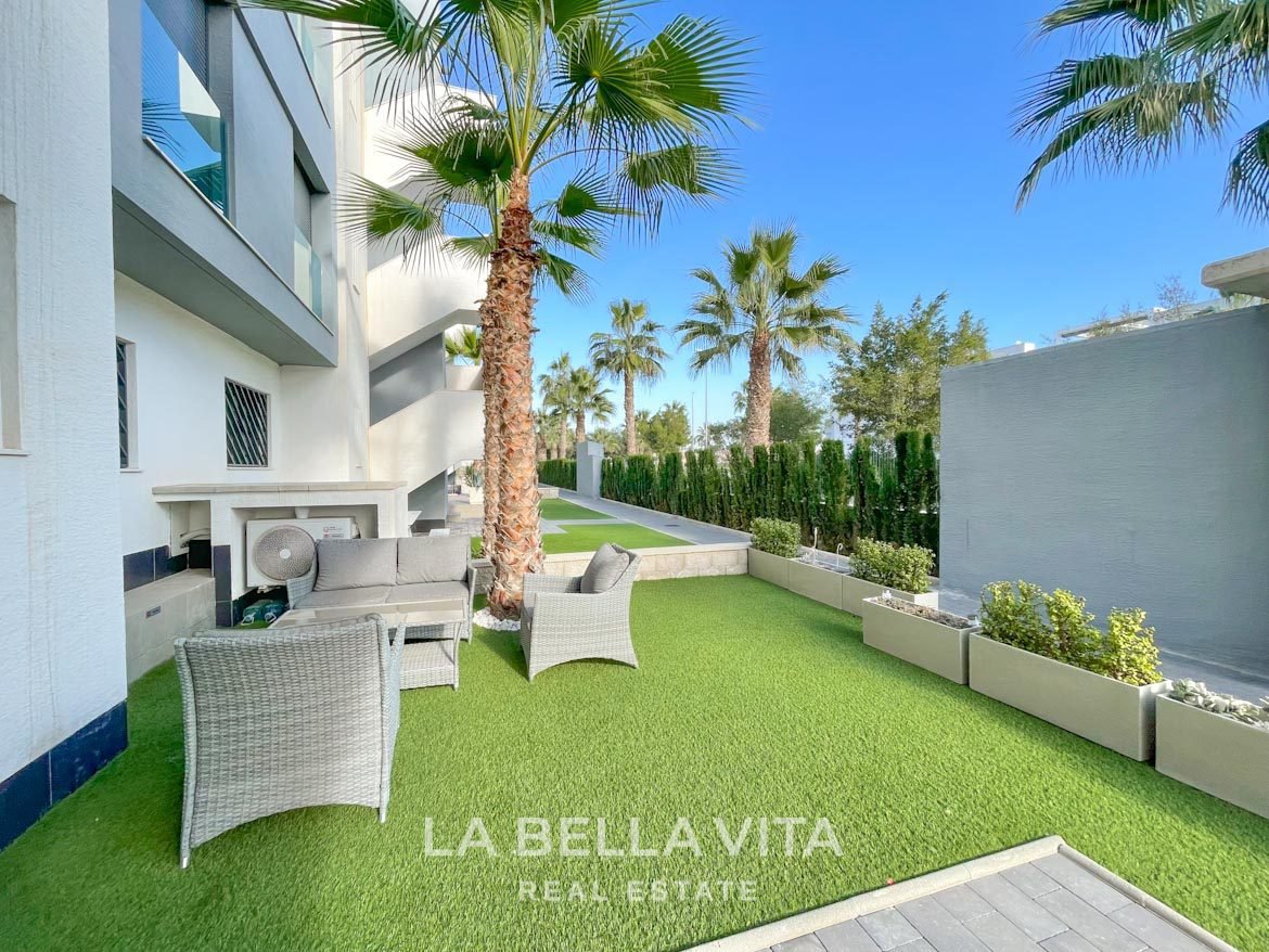 RESALE! Fantastic ground floor apartment for sale in El Raso, residential Oasis Beach XII, Guardamar del Segura, Alicante