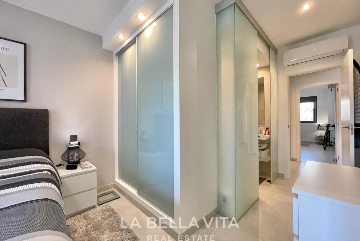 RESALE! Fantastic ground floor apartment for sale in El Raso, residential Oasis Beach XII, Guardamar del Segura, Alicante