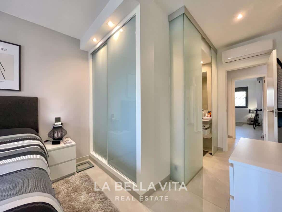 RESALE! Fantastic ground floor apartment for sale in El Raso, residential Oasis Beach XII, Guardamar del Segura, Alicante