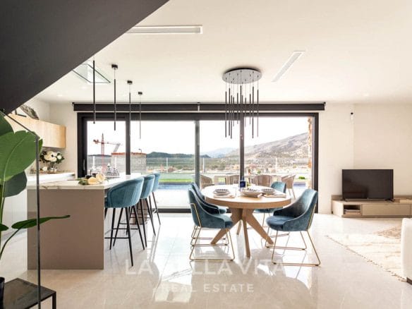 Independent Luxury Villas with sea views for sale in Balcón de Finestrat