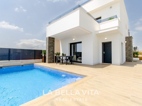 Independent New Build Villas with private pool for sale in Vistabella golf course, Alicante