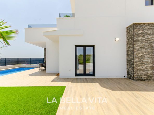 Independent New Build Villas with private pool for sale in Vistabella golf course, Alicante