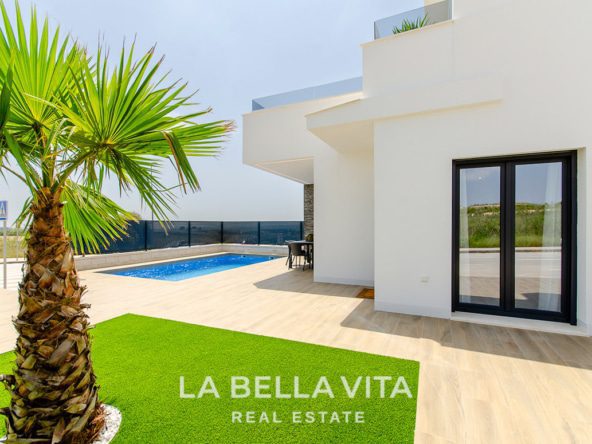 Independent New Build Villas with private pool for sale in Vistabella golf course, Alicante