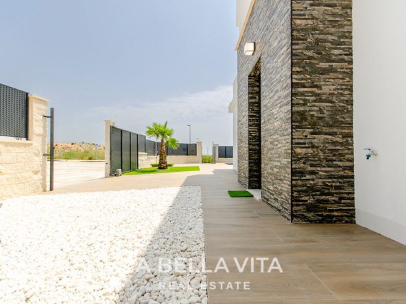 Independent New Build Villas with private pool for sale in Vistabella golf course, Alicante