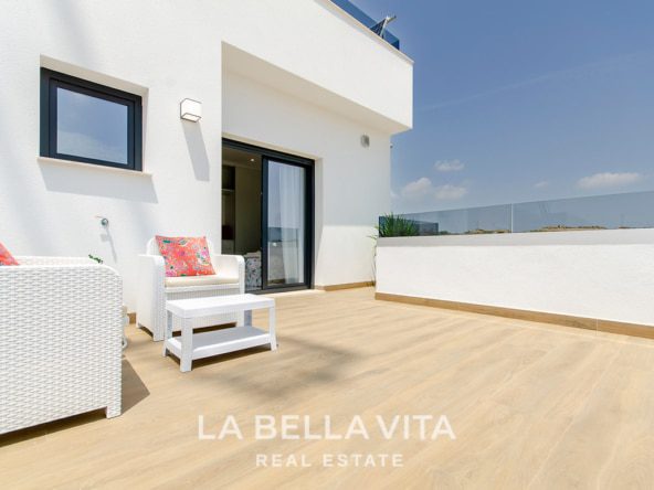 Independent New Build Villas with private pool for sale in Vistabella golf course, Alicante