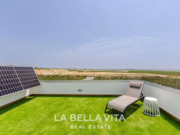 Independent New Build Villas with private pool for sale in Vistabella golf course, Alicante