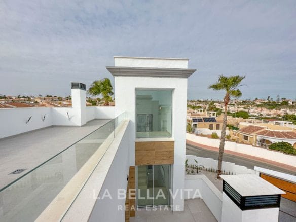 Luxury detached Villa with private pool for sale in Ciudad Quesada, Key Ready!