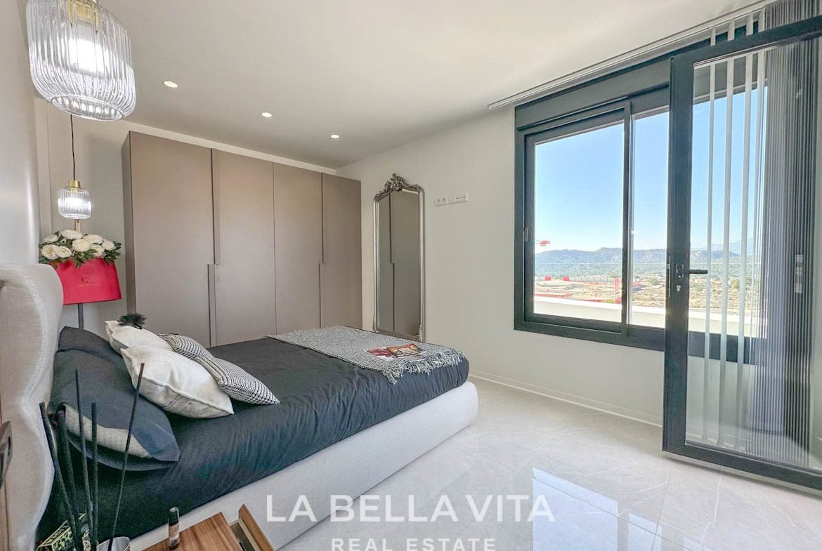 Independent Luxury Villas with sea views for sale in Balcón de Finestrat