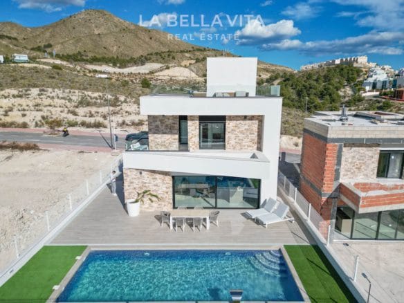 Independent Luxury Villas with sea views for sale in Balcón de Finestrat