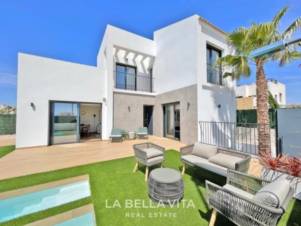 Modern Mediterranean Detached Villa for sale in Ciudad Quesada, Spain, with private pool