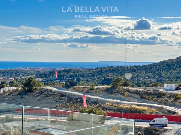 Independent Luxury Villas with sea views for sale in Balcón de Finestrat