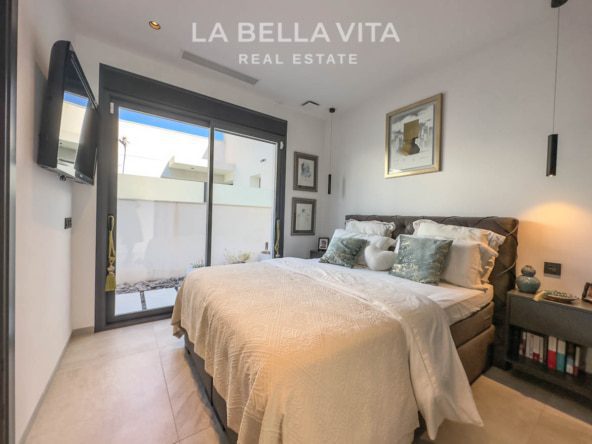 Exclusive Luxury resale Villa for sale in Rojales, La Marquesa Golf, Spain, Bellahouse, Residencial Oceanic