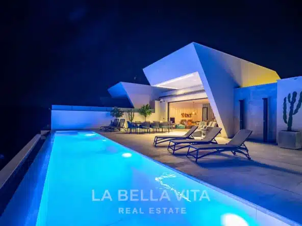 Exclusive Luxury resale Villa for sale in Rojales, La Marquesa Golf, Spain, Bellahouse, Residencial Oceanic