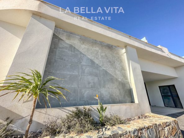 Exclusive Luxury resale Villa for sale in Rojales, La Marquesa Golf, Spain, Bellahouse, Residencial Oceanic