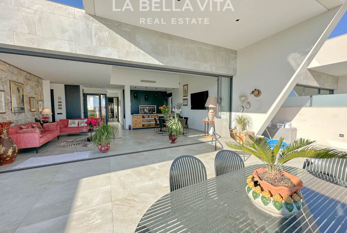 Exclusive Luxury resale Villa for sale in Rojales, La Marquesa Golf, Spain, Bellahouse, Residencial Oceanic