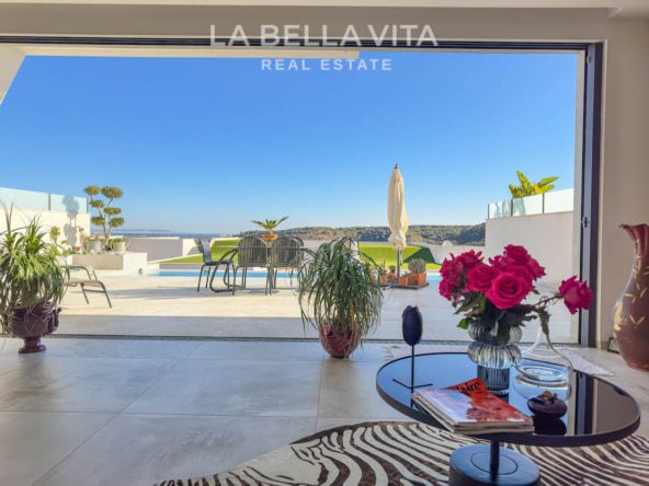 Exclusive Luxury resale Villa for sale in Rojales, La Marquesa Golf, Spain, Bellahouse, Residencial Oceanic