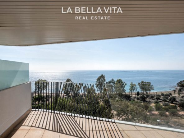 Luxury beach properties with sea view for sale in Villajoyosa, Costa Blanca North