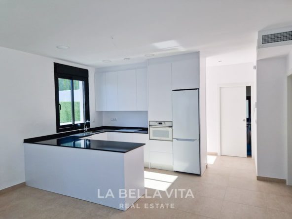 Key-Ready Property with private pool for sale in Pinar de Campoverde, Alicante