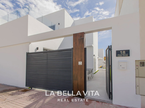 New Build Properties with private pool for sale in San Fulgencio, Alicante, Spain