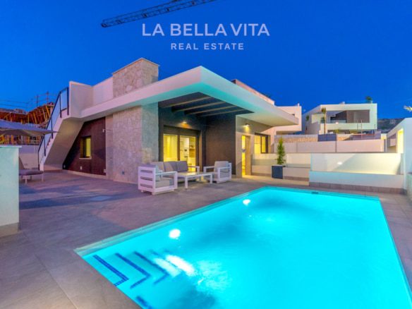 New Build one level Properties with private pool for sale in Ciudad Quesada, Alicante, Spain