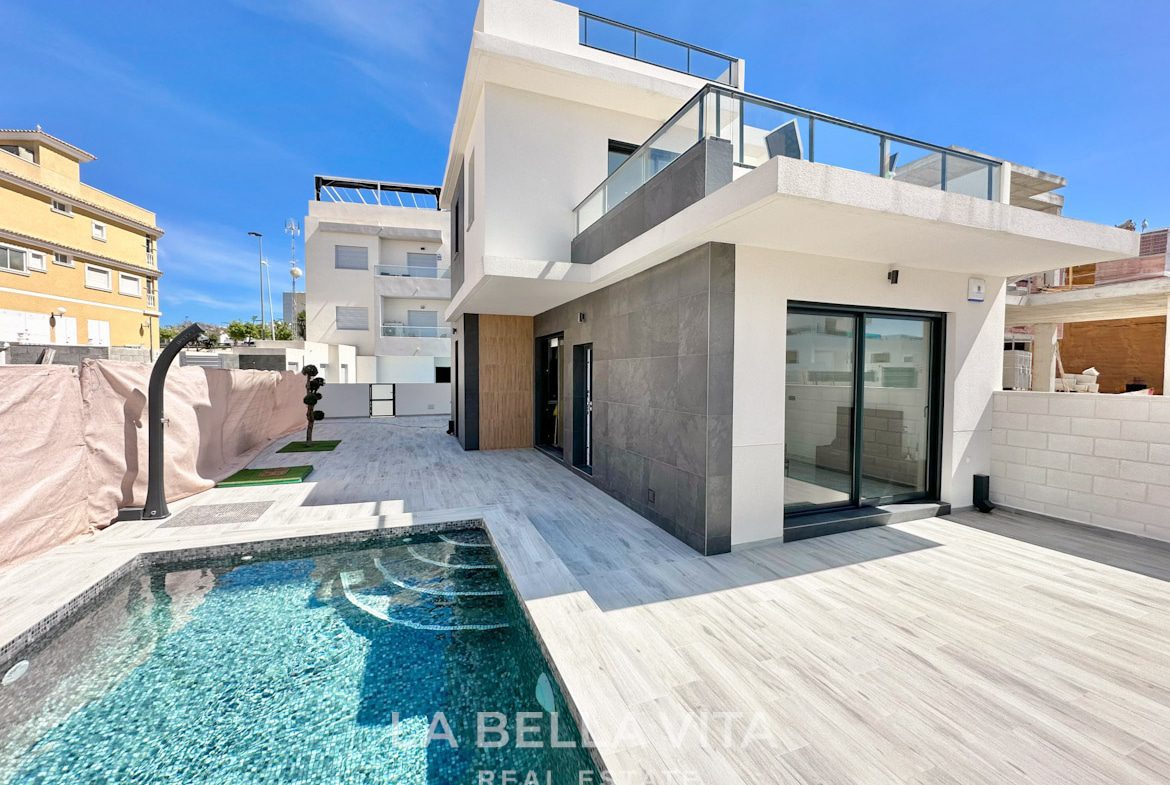 New Build properties with private pool for sale in Benijofar, Alicante, Spain