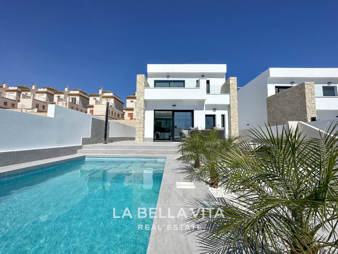 New Build Detached Properties for sale in La Marina Urbanisation, Alicante