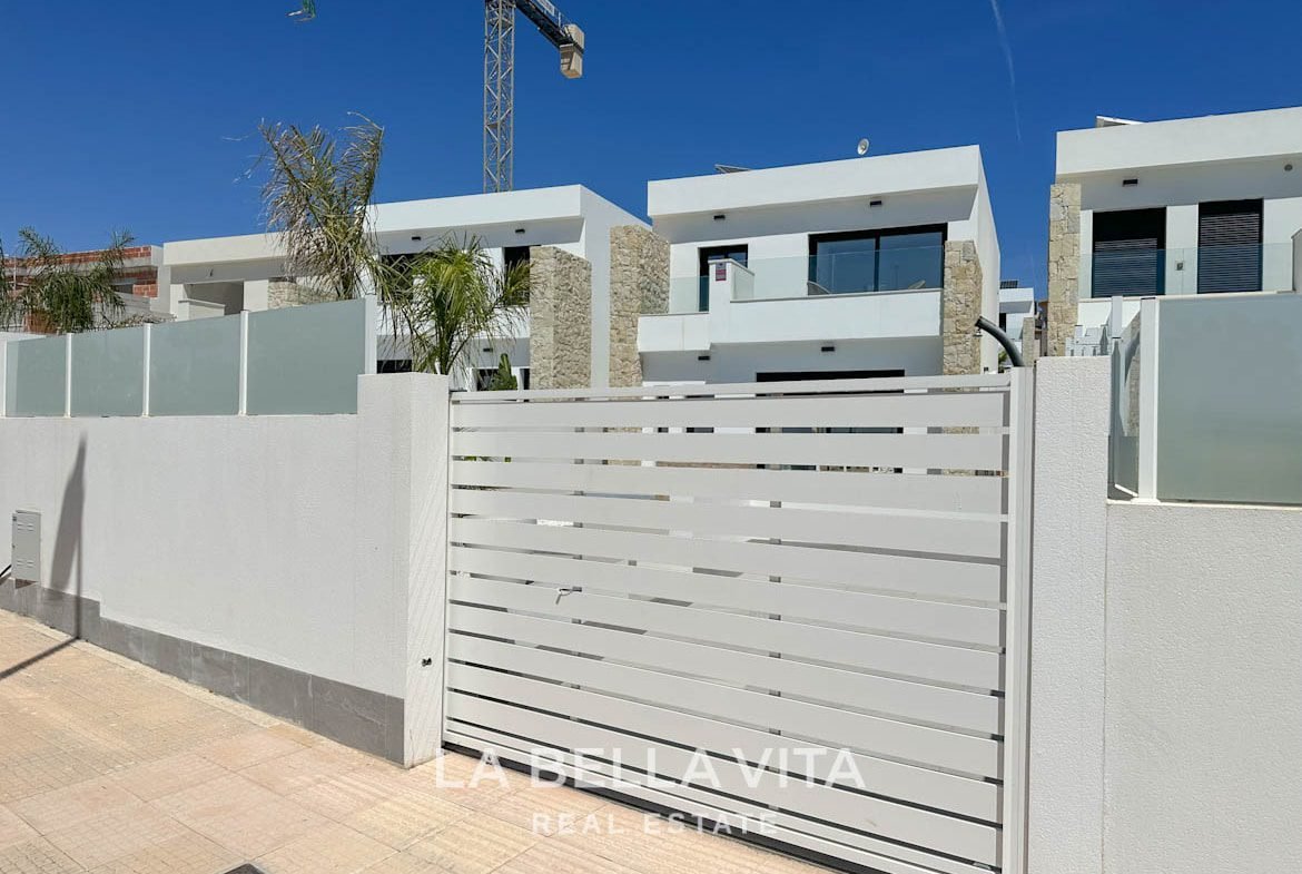 New Build Detached Properties for sale in La Marina Urbanisation, Alicante