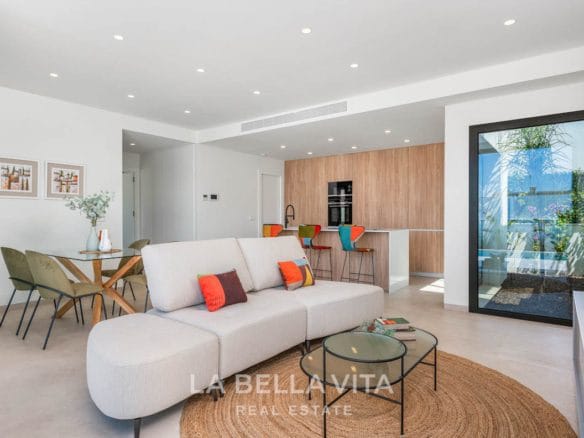 Corner Villa in one level with Private Pool for sale in Pilar de la Horadada, Alicante, Spain