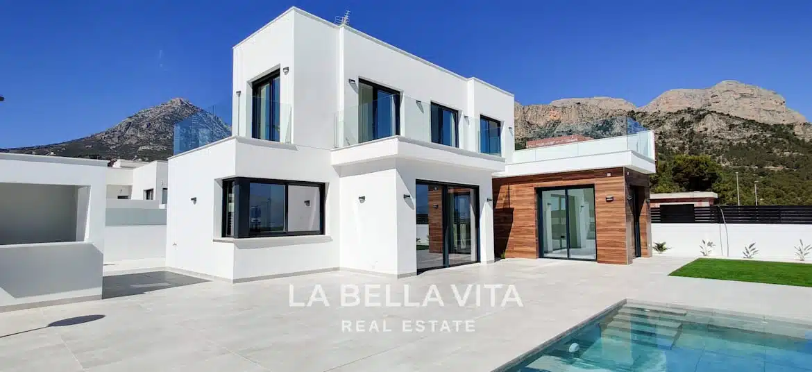 New Build House with private pool for sale in Polop de la Marina