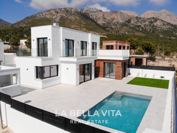 New Build House with private pool for sale in Polop de la Marina